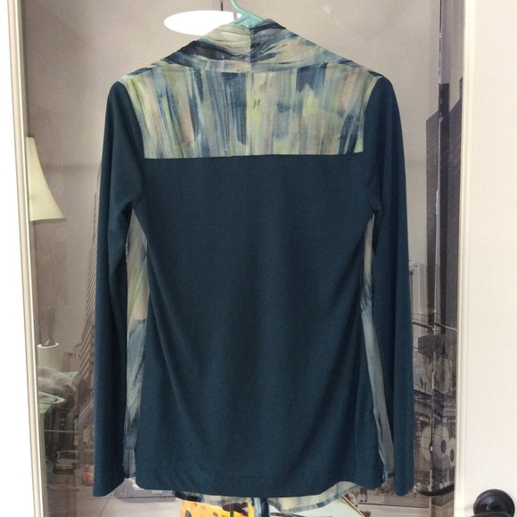 Simply Vera Wang Lightweight Top+Attached Sheer Cardigan, fits like S/M imo - Picture 7 of 7